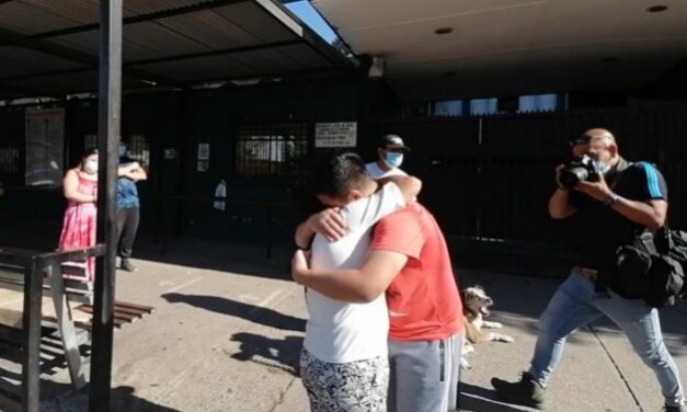 Elías Quero, preso político de la revuelta queda en libertad y vuelve con su familia luego de un año preso sin pruebas